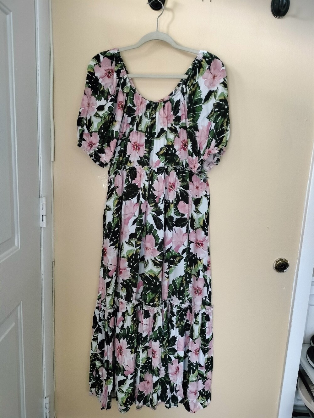 Karen Kane Pink Green Floral Tiered Maxi Dress Pockets M Vacation Wedding Guest